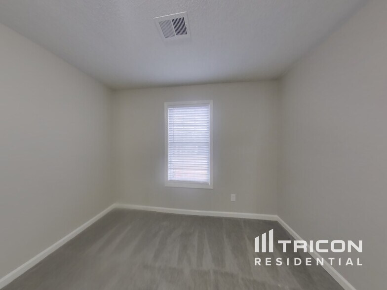 Building Photo - 404 Wolf Creek Ct