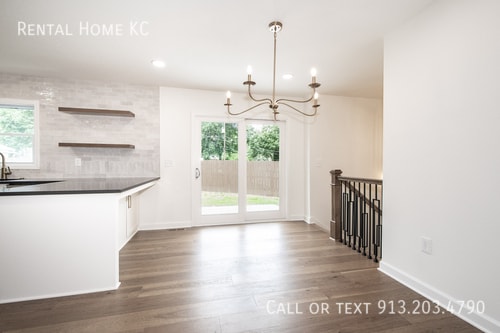 Building Photo - 8400 W 93rd St