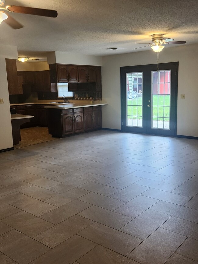 Building Photo - 918 W Cape Rock Dr