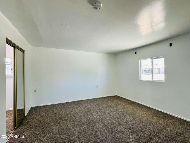 Building Photo - 316 N 84th Pl