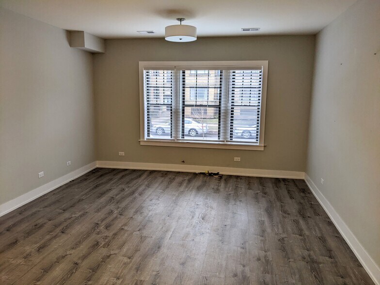 Primary Photo - 1143 Maple Ave