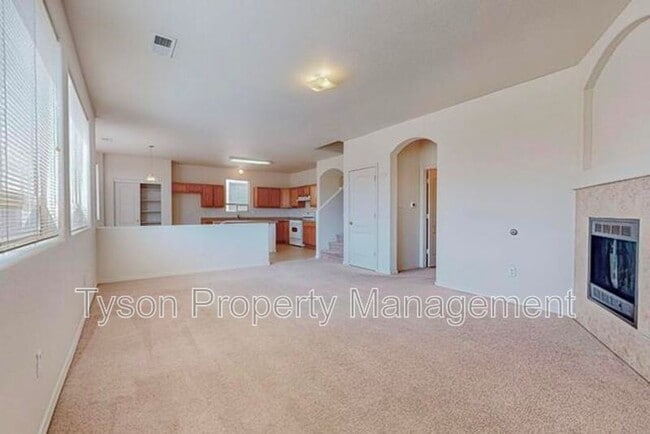 Building Photo - 2420 Falesco Dr SE