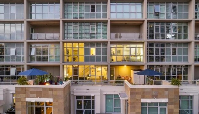 Building Photo - 1431 Pacific Hwy