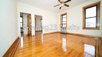 Building Photo - 4204 30th Ave
