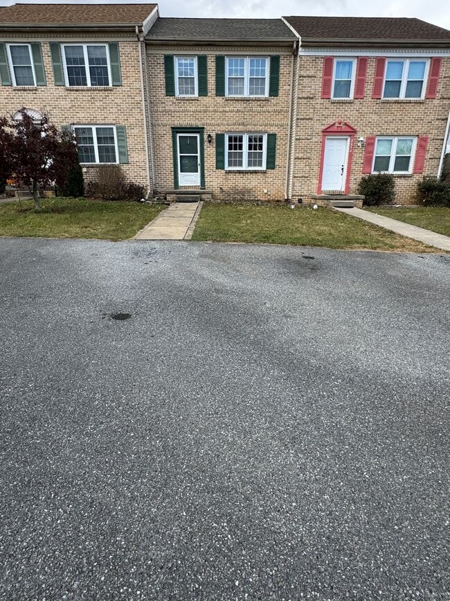 Building Photo - 2-bedroom, 1-bathroom home in East Petersburg, PA