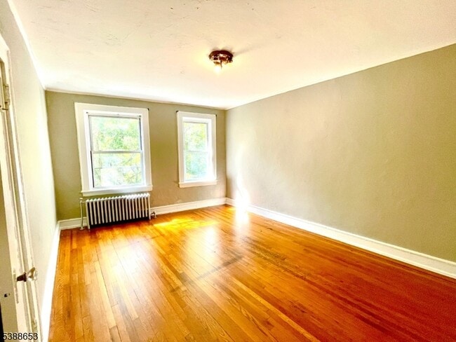 Building Photo - 17 Elwood Pl