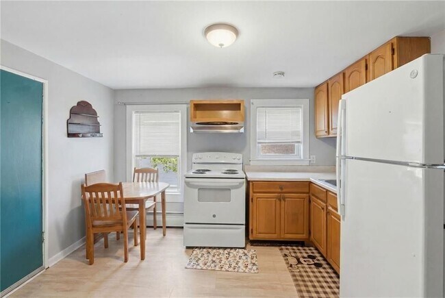 Building Photo - 515 Davisville Rd