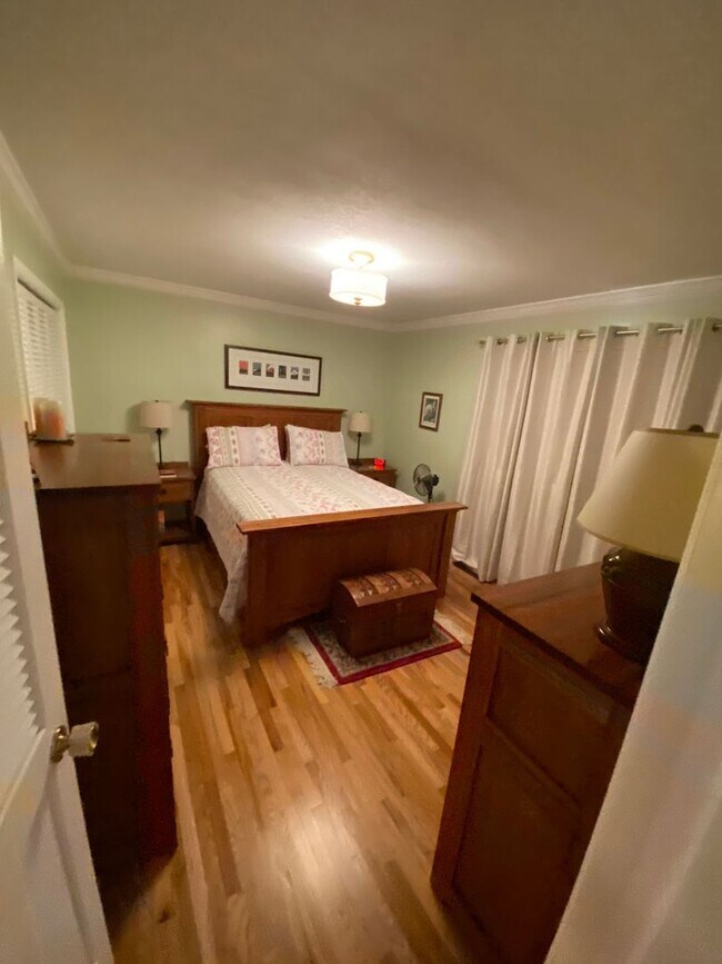 Building Photo - 4049 Taylor Ave