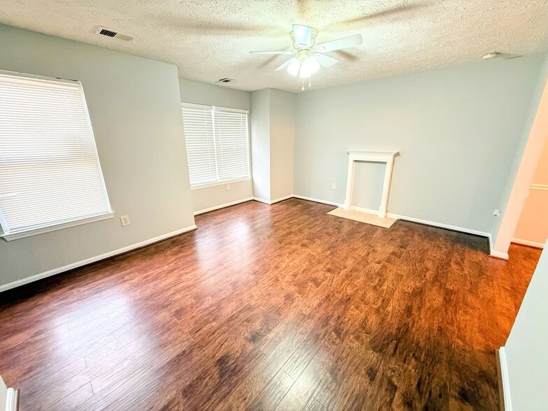 Building Photo - 4001 Bittern Ct