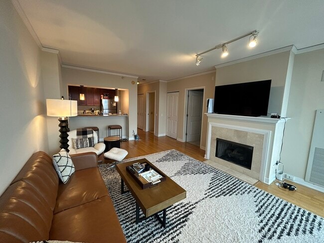 Building Photo - 200 N Jefferson St