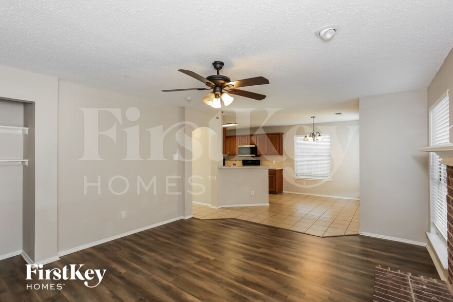 Building Photo - 1146 Finch Cir