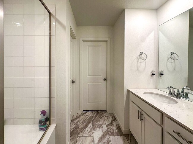 Building Photo - 9049 Bondcliff Ln