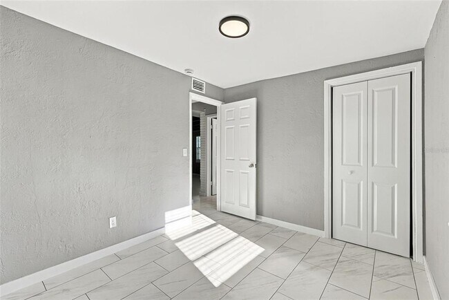 Building Photo - 4684 16th Ave S