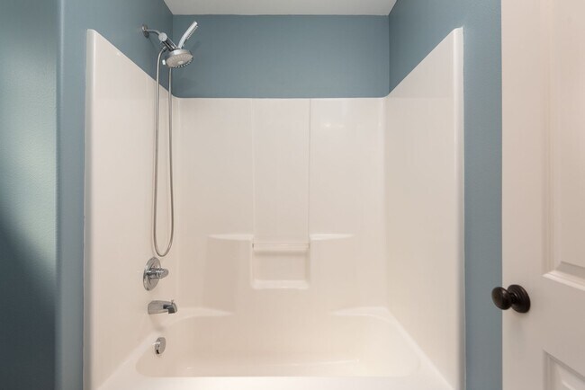 Building Photo - 4-Bedroom Home Near Pine Nursery Park Smar...