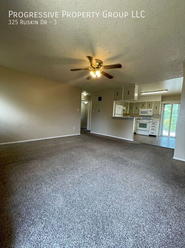 Primary Photo - 325 Ruskin Dr
