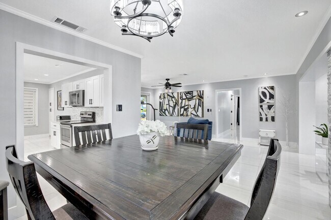 Building Photo - 2260 NE 62nd St