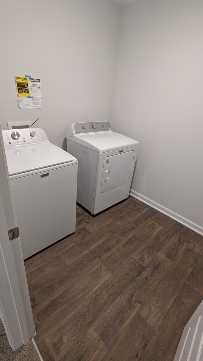 Building Photo - 131 Ellie Wy