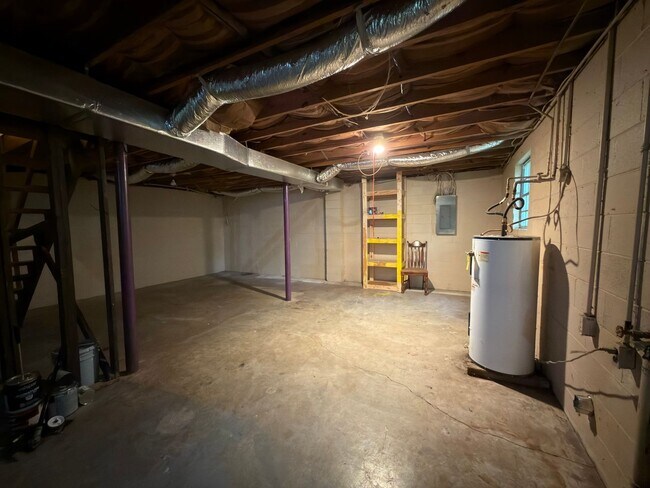 Building Photo - 4740 Treemont Cir