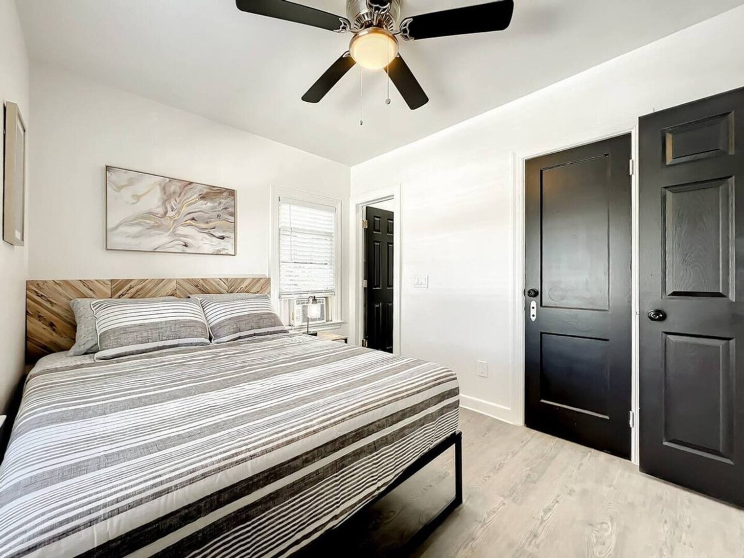 Building Photo - 1829 Hollenbeck Dr