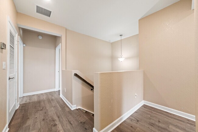 Building Photo - 6001 Night Heron Ct