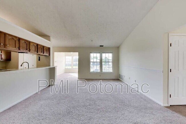 Building Photo - 605 Himes Ave