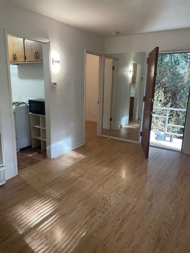 Building Photo - 13129-13129 Hazel Ave