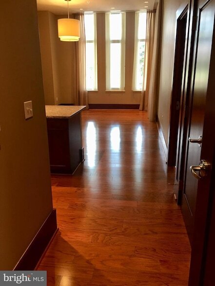 Building Photo - 8220 Crestwood Heights Dr