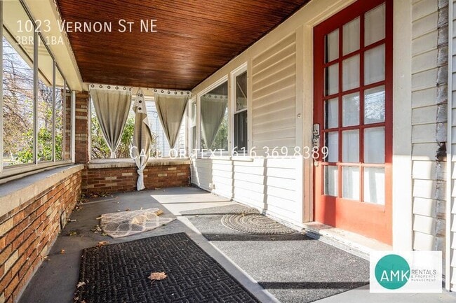 Building Photo - 1023 Vernon St NE