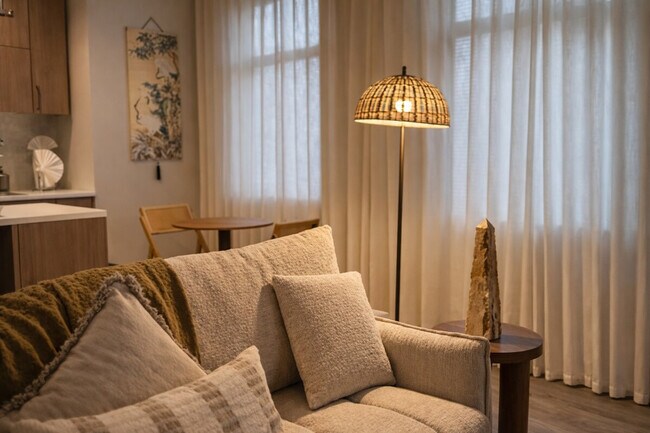 Building Photo - 1330 Wallach Pl NW