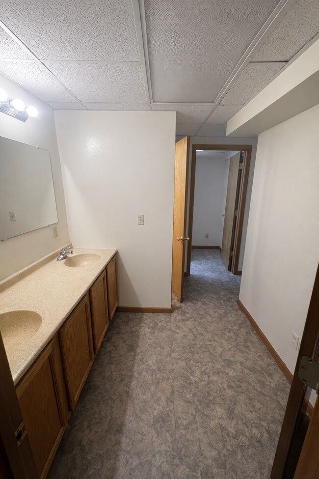 Building Photo - Plymouth