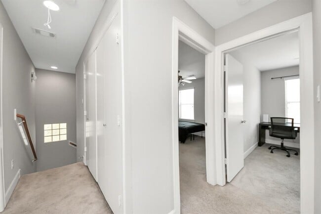 Building Photo - 3718 Main Poplar Dr