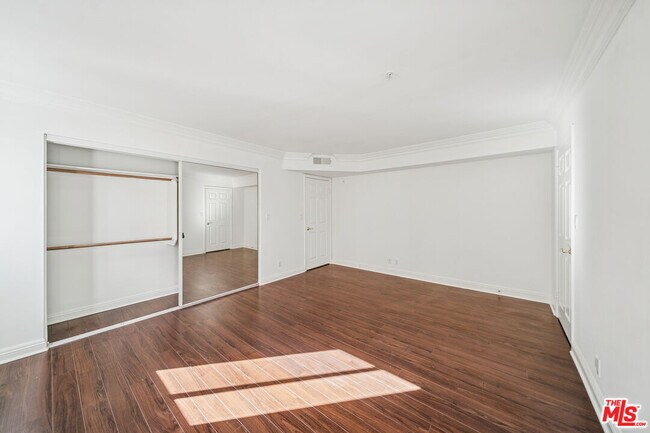 Building Photo - 1508 Greenfield Ave