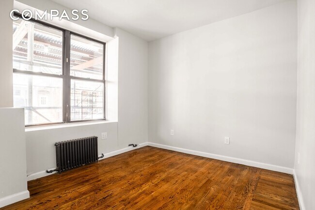 Building Photo - 1186 Putnam Ave