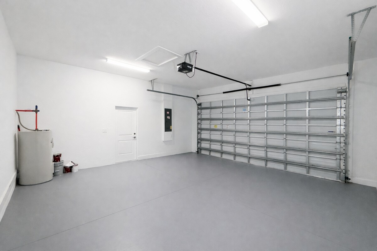 Building Photo - 211 NW 25th Ave