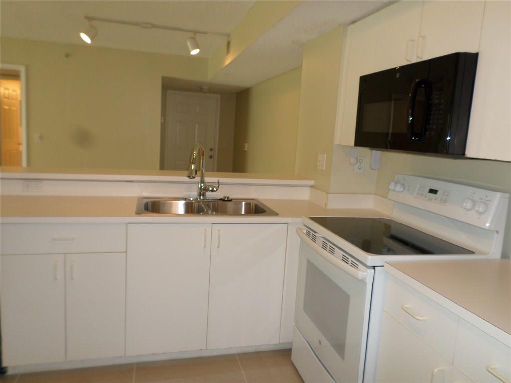 SO FLO Real Estate Group 3854 Lyons Rd # 206-5 COCONUT CREEK, FL - 3854 Lyons Rd