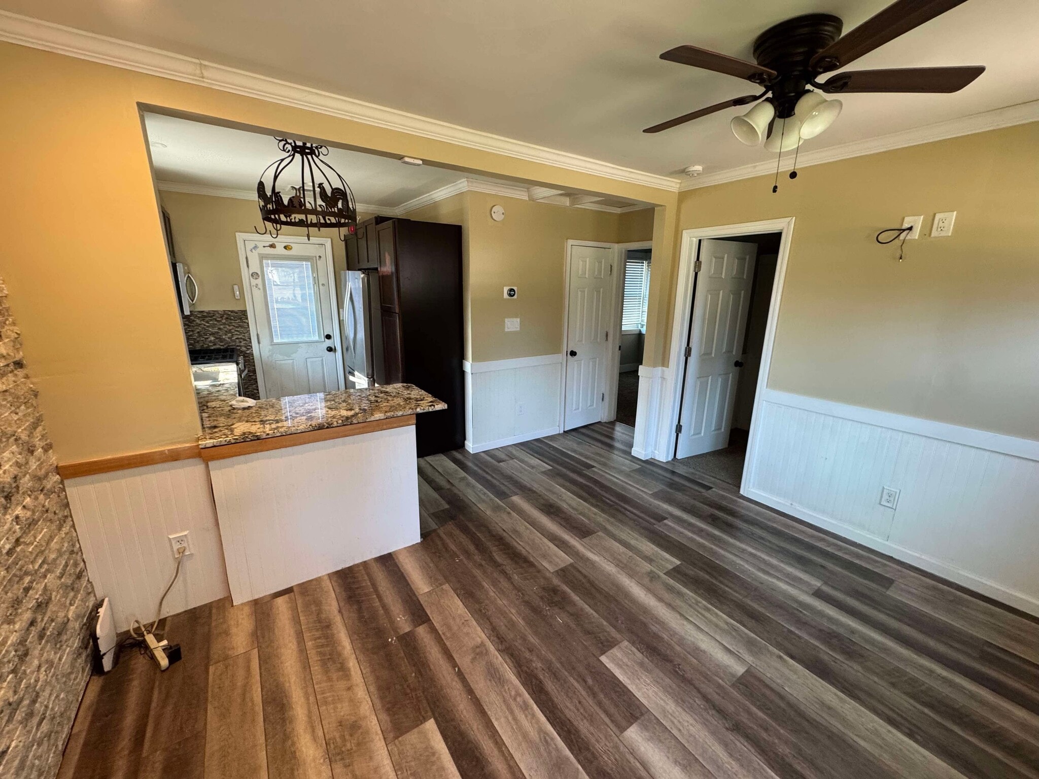 Building Photo - 28 Sheridan Dr