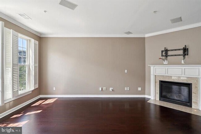 Building Photo - 5615 Harrington Falls Ln