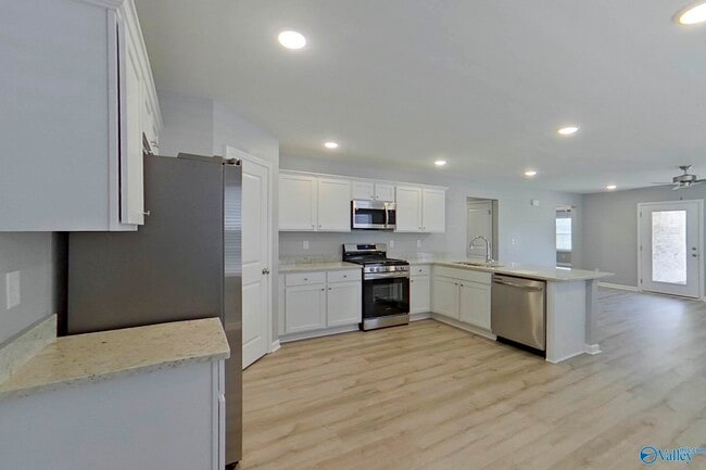 Building Photo - 395 Angela St