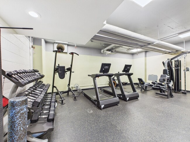 Building Photo - 3100 E Cherry Creek S Dr