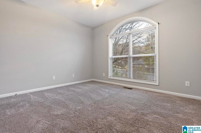 Building Photo - 504 Rolling Hills Dr