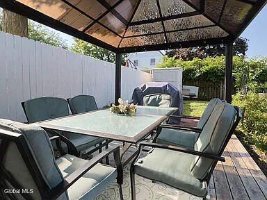 Building Photo - 218 Washington St