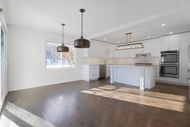 Building Photo - 105 Yarrow Ct