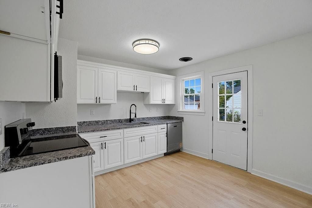 Building Photo - 3316 Vimy Ridge Ave