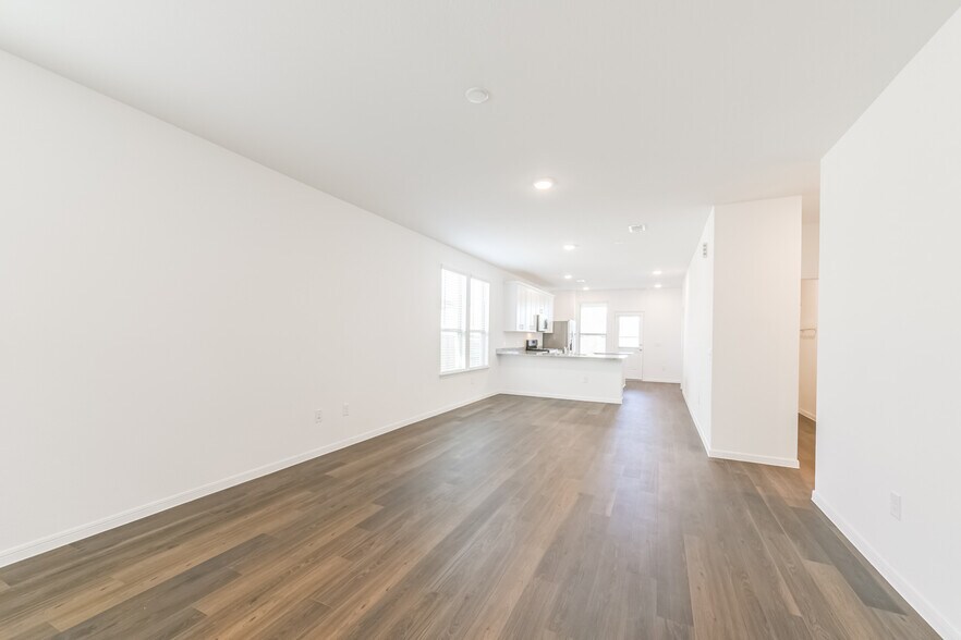 Building Photo - 14483 Cedar Ledge Ln