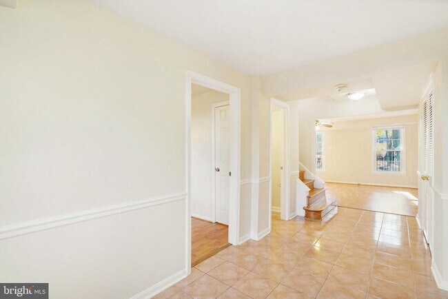 Building Photo - 4339 Cedarlake Ct