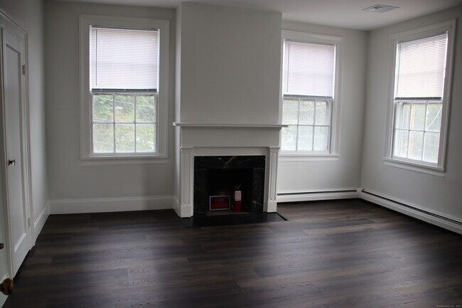 Building Photo - 130 W River St
