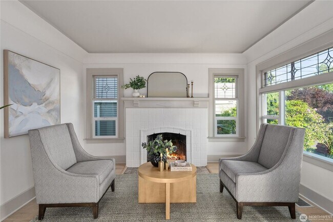 Building Photo - 4Bd/2Ba Seattle House