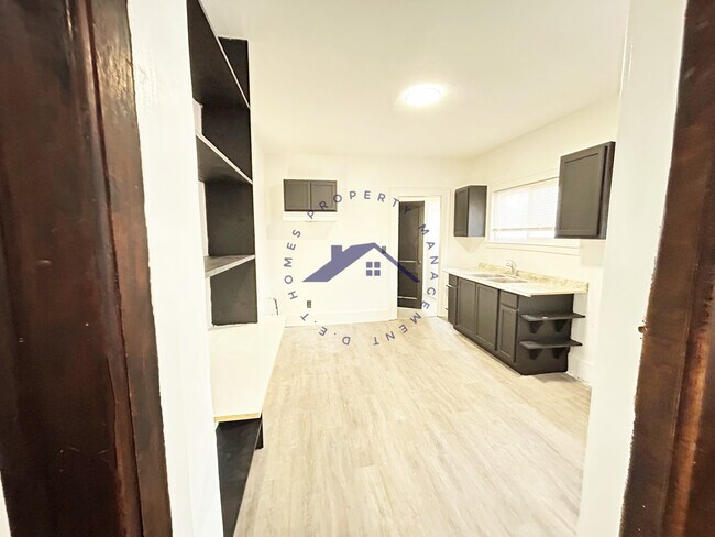 Building Photo - 3877 Garland St