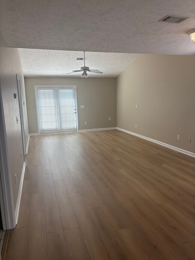 Building Photo - 900 Cammaron Way