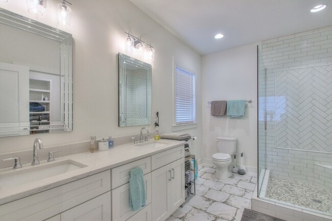 Building Photo - 630 Waco Dr